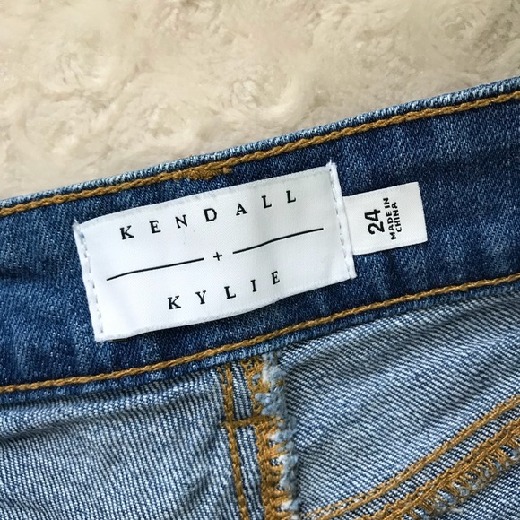 Kendall + Kylie 24 Shorts Denim Blue Jean Cutoffs - Picture 3 of 6